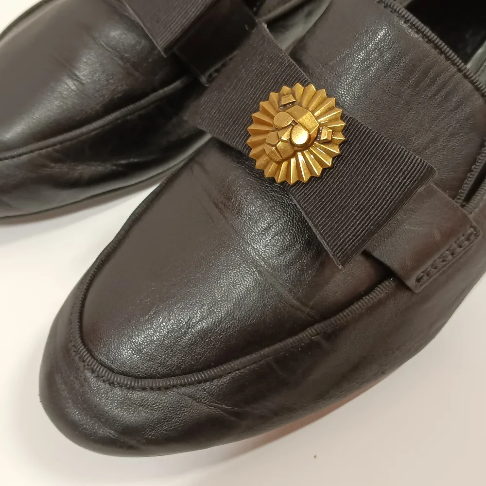 Michael Kors Rory Lion Head  Genuine Leather Loafer Black w Gold Size 7.5M